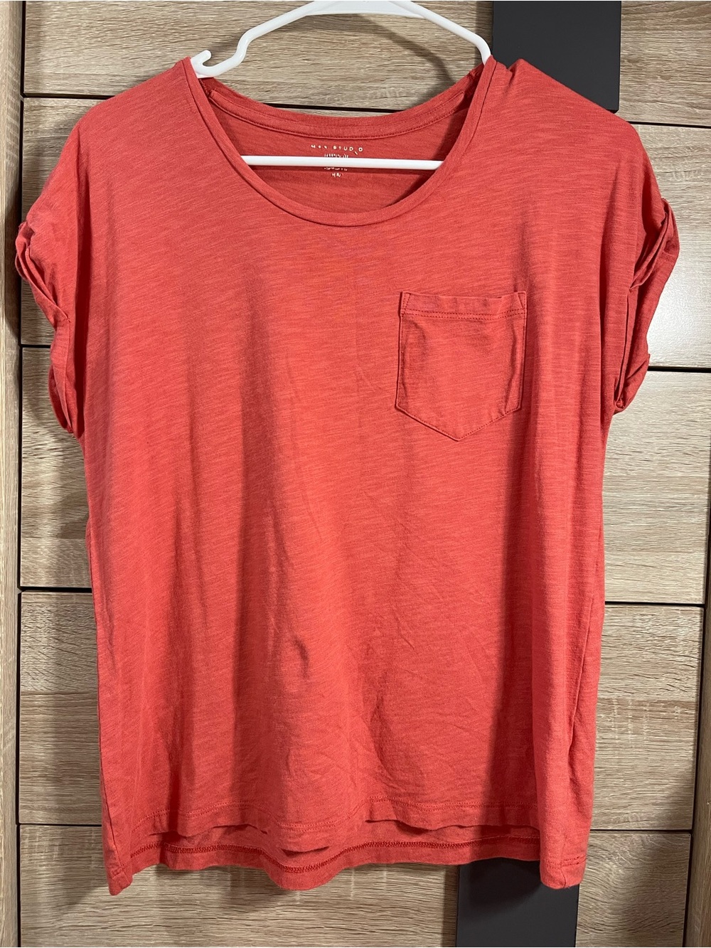 Max Studio Red Heathered Pocket Short Sleeve Tee